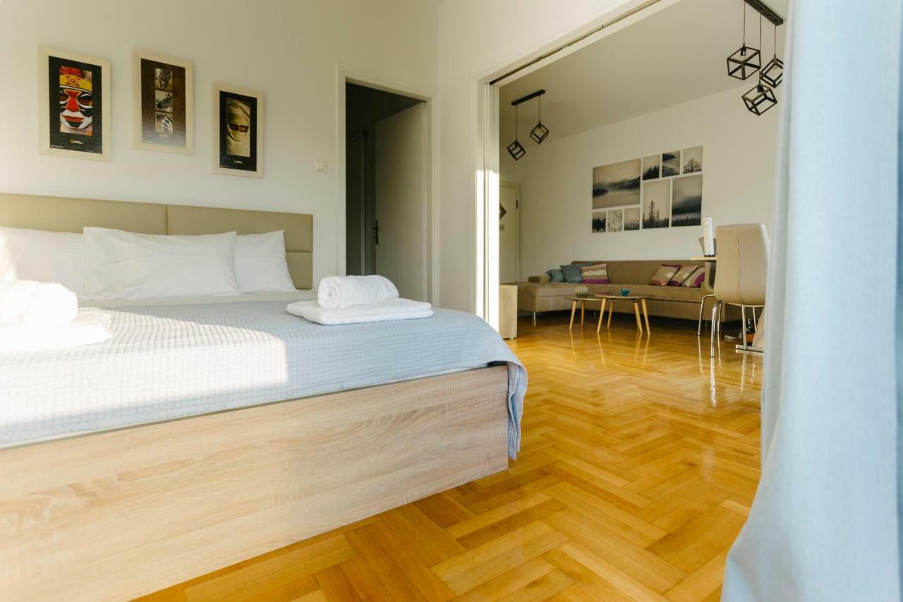 Bright 2 Bedrooms Apt. In The Heart Of Athens W Stunning Views To Acropolis Exterior foto